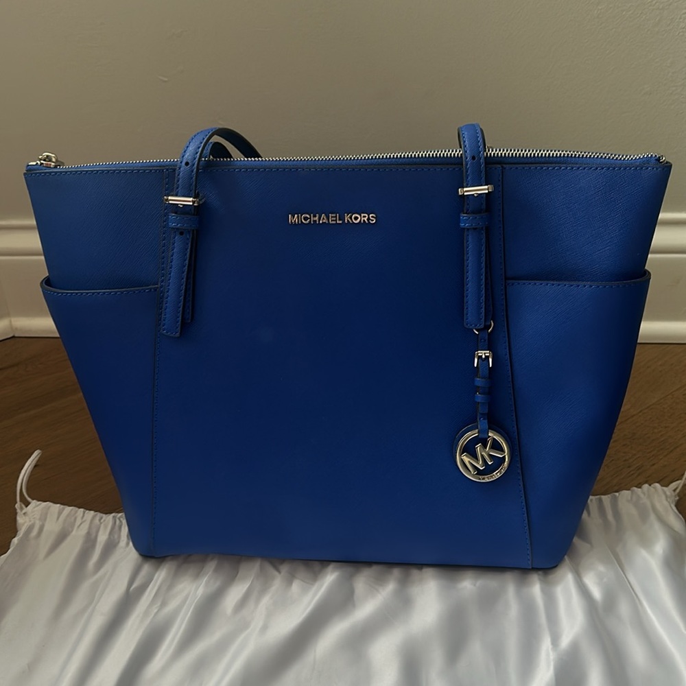 NWT- MICHAEL Michael Kors Jet Set Large Crossgrain Leather Tote - Electric Blue